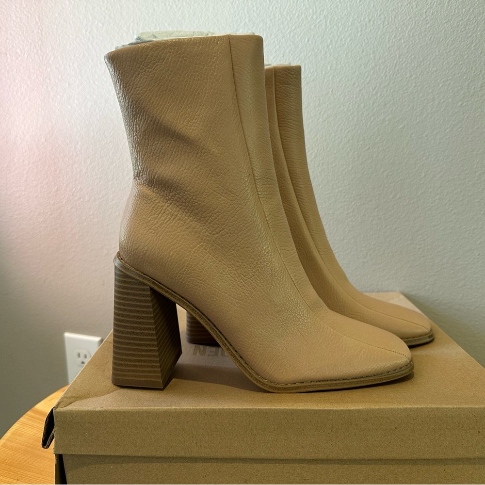 Steve Madden Boots NWT
